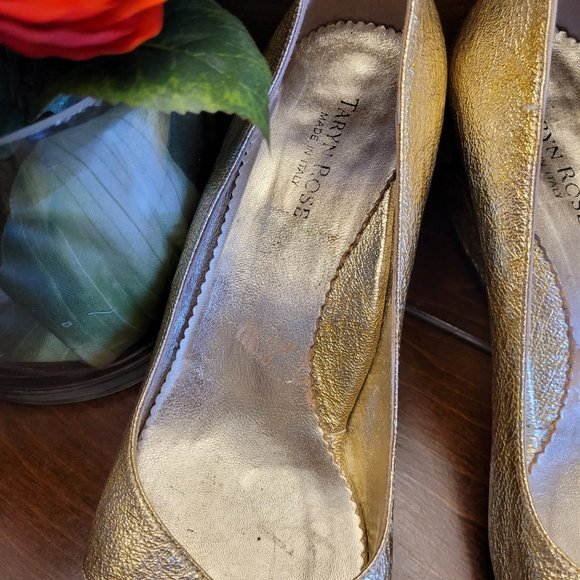 Taryn Rose crushed gold wedges - Picture 4 of 5